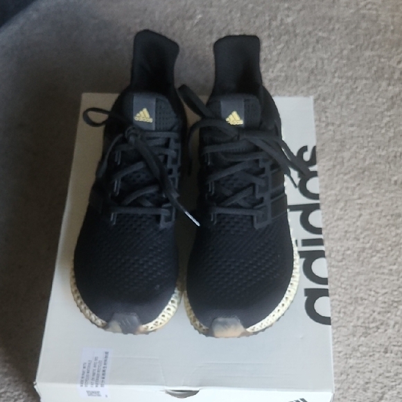 ♥️adidas Ultra 4D Running Shoes - Black and Gray♥️ - Picture 2 of 10